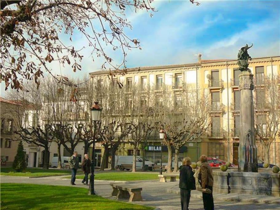 Casa Ramona Apartamento De Pueblo Con Patio En El Centro De Sant Joan Sant Joan de les Abadesses Esterno foto